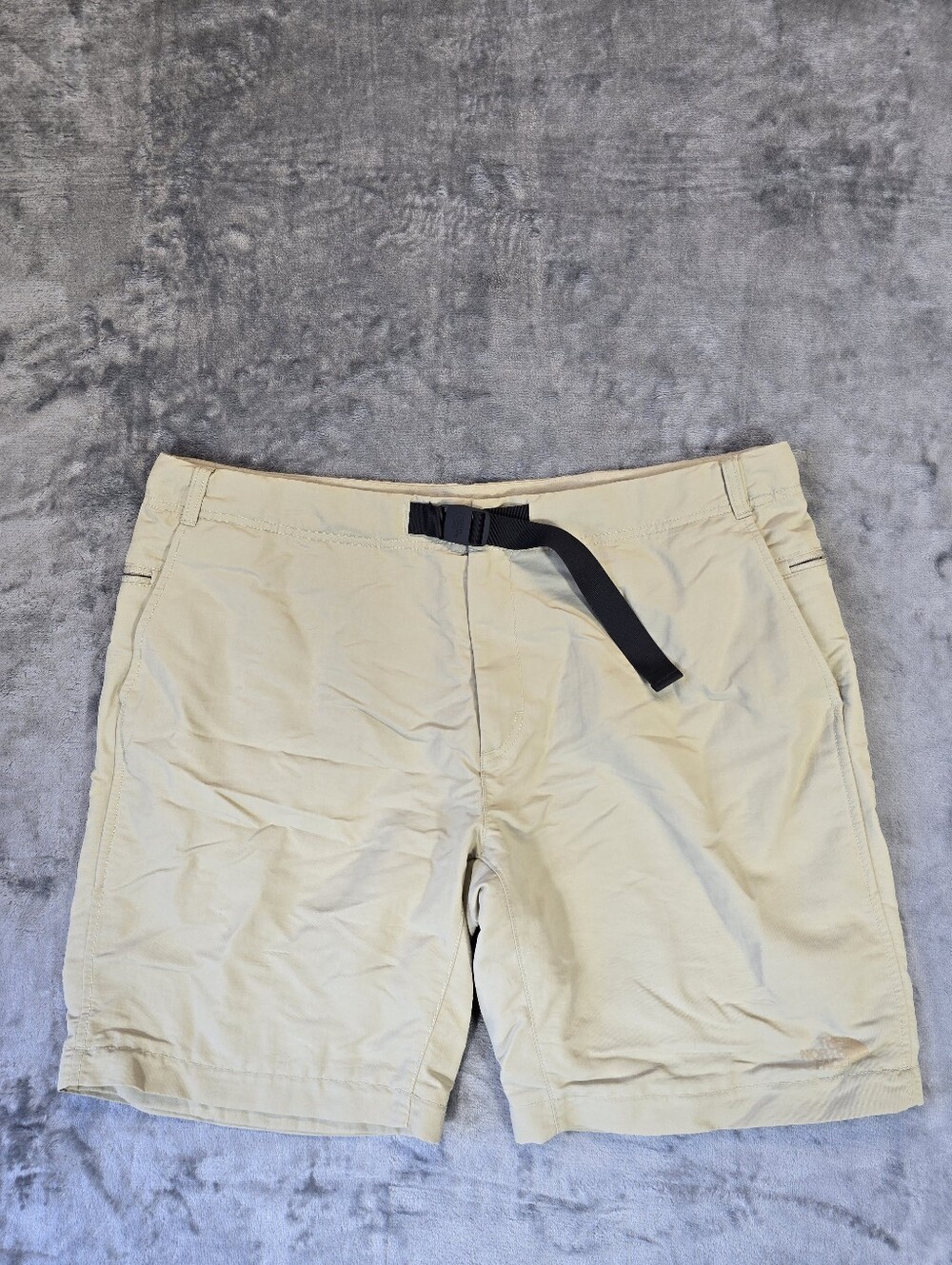 The North Face Belted Nylon Hiking Shorts Size 40x30 Beige